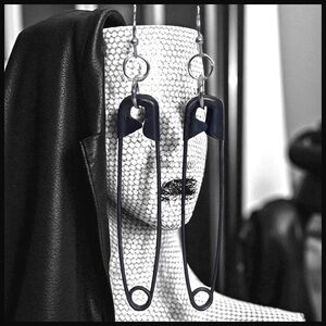 5 For $25💫Long Punk Rock Black Safety Pin Earrings